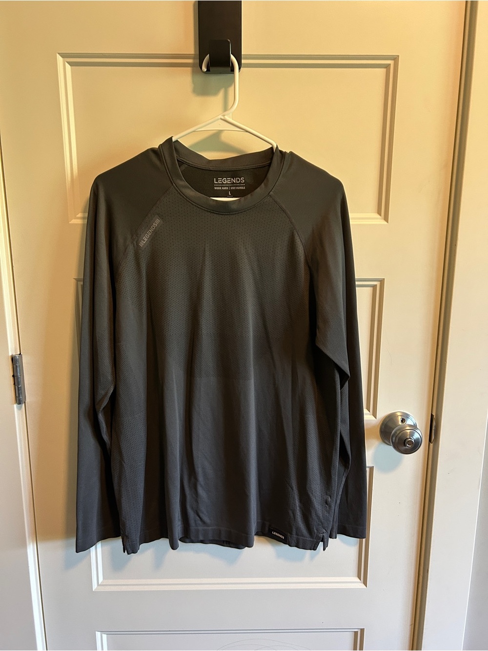 LEGENDS Men’s Long-Sleeve Performance Tee - Charcoal Gray